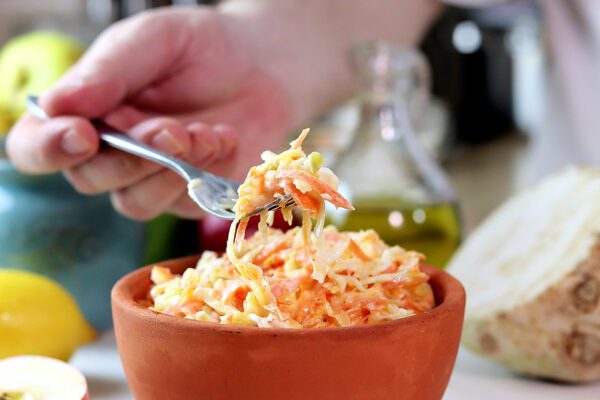 Reteta dieta mediteraneana - Salata de iaurt cu legume