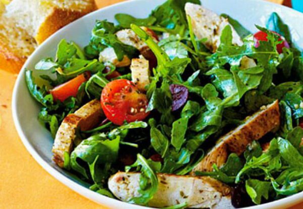 Reteta dieta mediteraneana - salata baby spanac